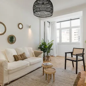 Apartamento Casa Boma - Shining & Spacious With Balcony - Alvalade I, Lisboa