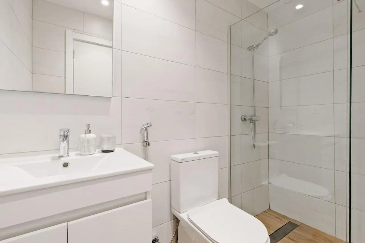 Appartamento Lovely Studio Fully Equipped Near Subway N3 Lisbona