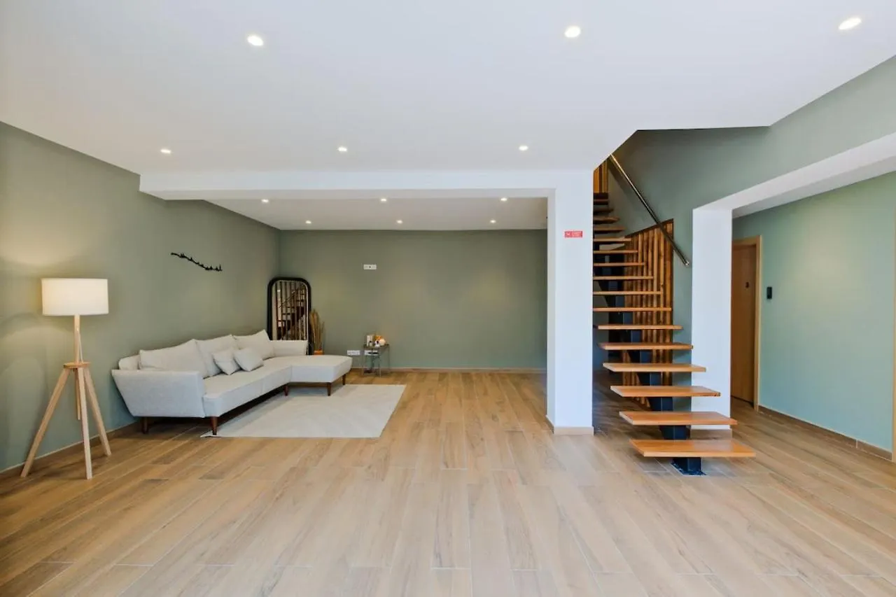 Lovely Studio Fully Equipped Near Subway N3 리스본 아파트
